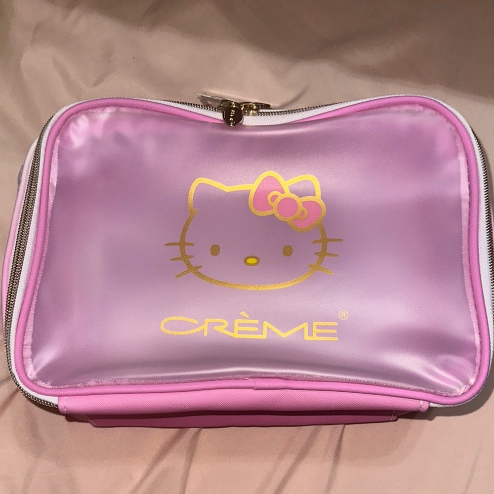 Creme Hello Kitty Pink Makeup Organizer